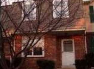 3525 Castle Hill Dr, Woodbridge, VA 22193