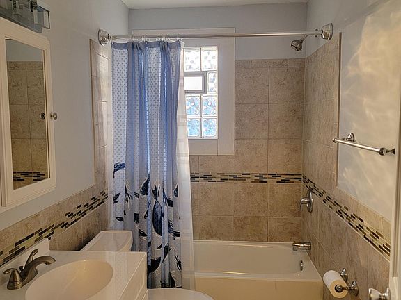 5th image of 2836 Texas Ave S
