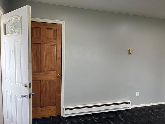 3rd image of 208B Diana Dr