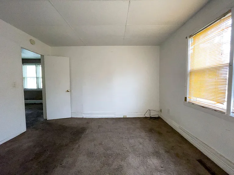 912 S Penn St — Photo 16