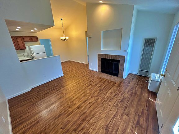 4th image of 4135 Iowa St #6