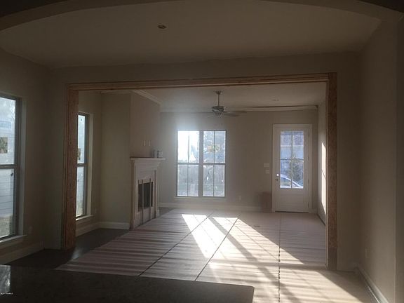 4th image of 206 Fallen Oak Ln
