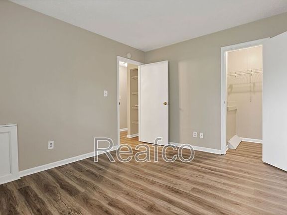 5th image of 2850 Baughman Ave