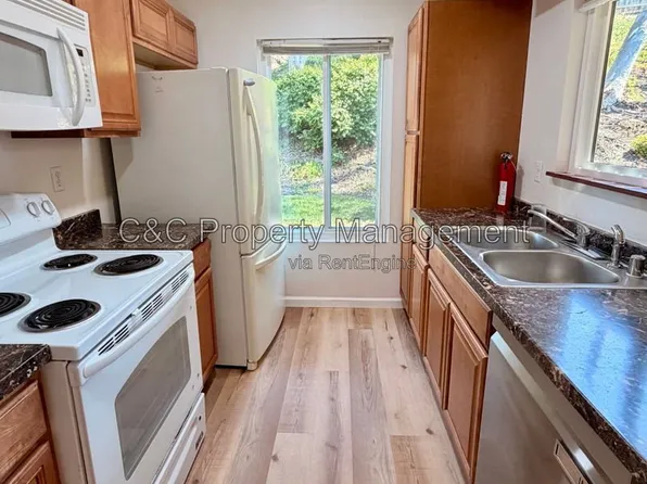 230 Diamond Way APT 148, Vista, CA 92083