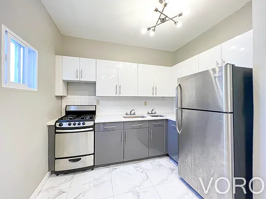 Rented by Voro, LLC | media 8