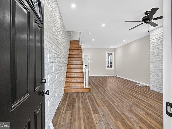 3rd image of 4727 Comly St