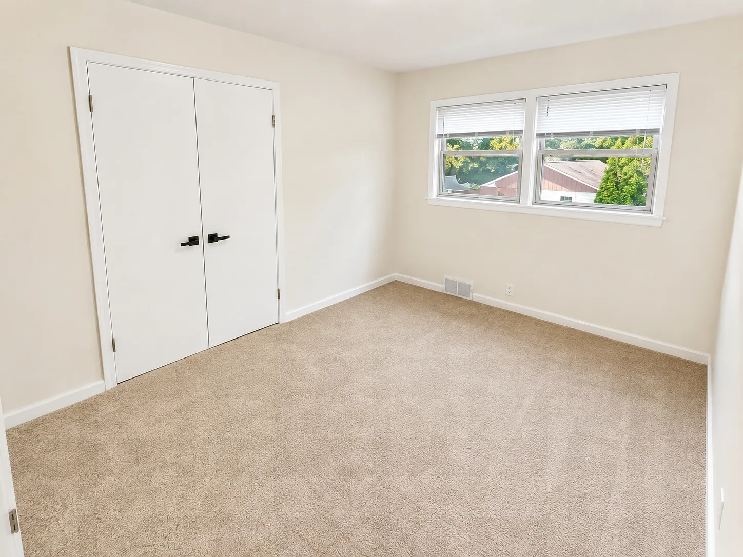 3 bed, 1150 sqft, $1,950 — Photo 2