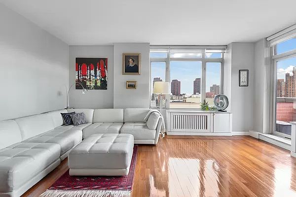 1st image of 161 E 110th St APT 7D