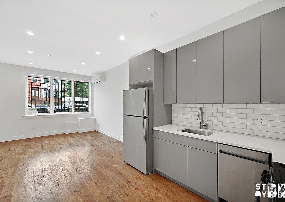 1st image of 187 Pulaski St #1B