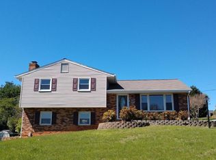 930 Claiborne Ave, Vinton, VA 24179