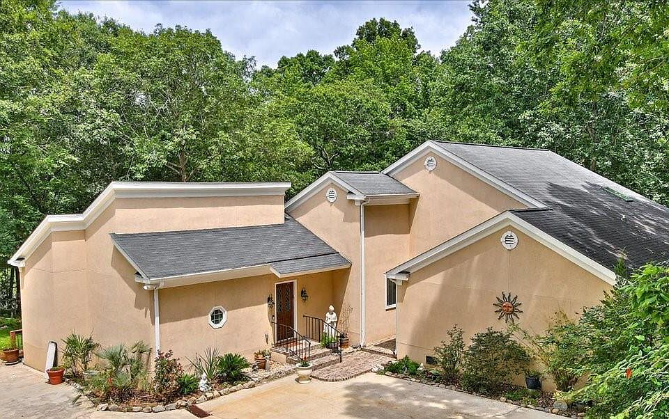 1st image of 483 Sugarcreek Drive
