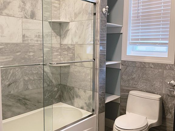 3rd image of 581 Olympia Ave #2