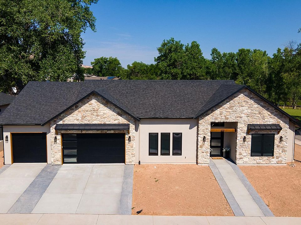 1st image of 631 Manzana Dr