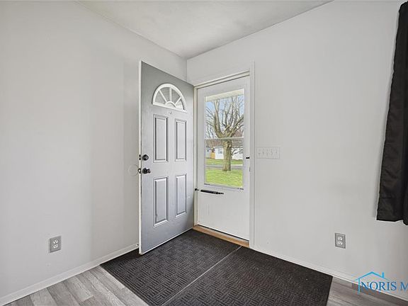 5th image of 5558 Armada Dr