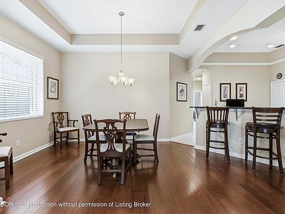 5th image of 790 NW Red Pine Way #1