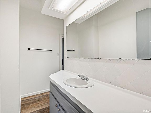 4th image of 2020 6th Avenue