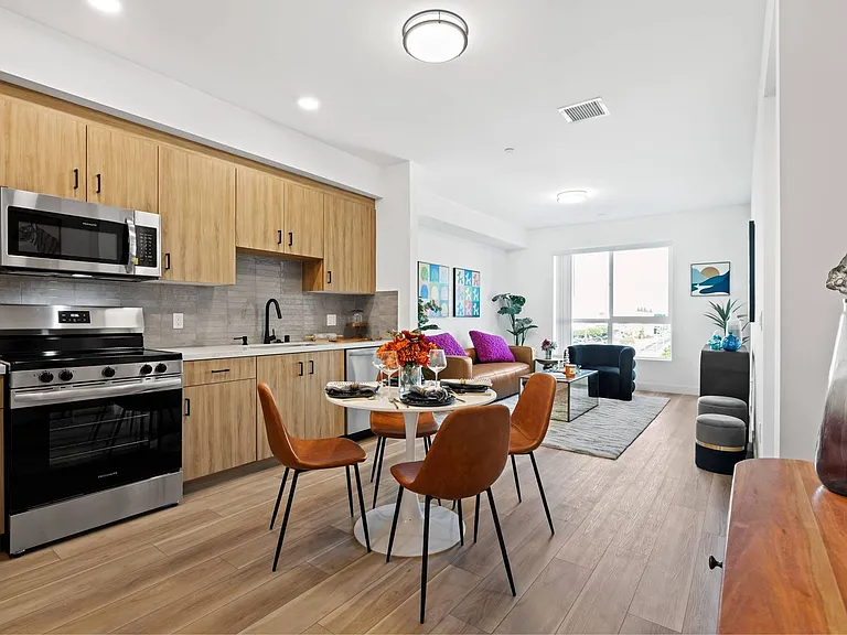 MODERNO Axis Luxury Living — Photo 16