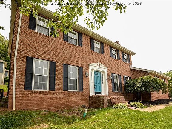 2nd image of 2102 Woodhill Pl