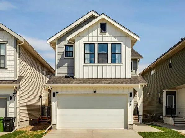 12 S Copperhead Pl SE, Calgary, AB T2Z 5H2