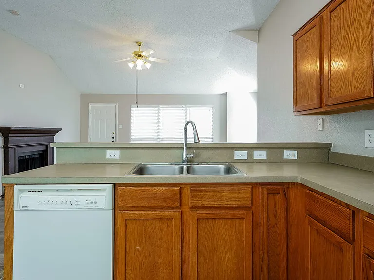 10648 Towerwood Dr — Photo 8