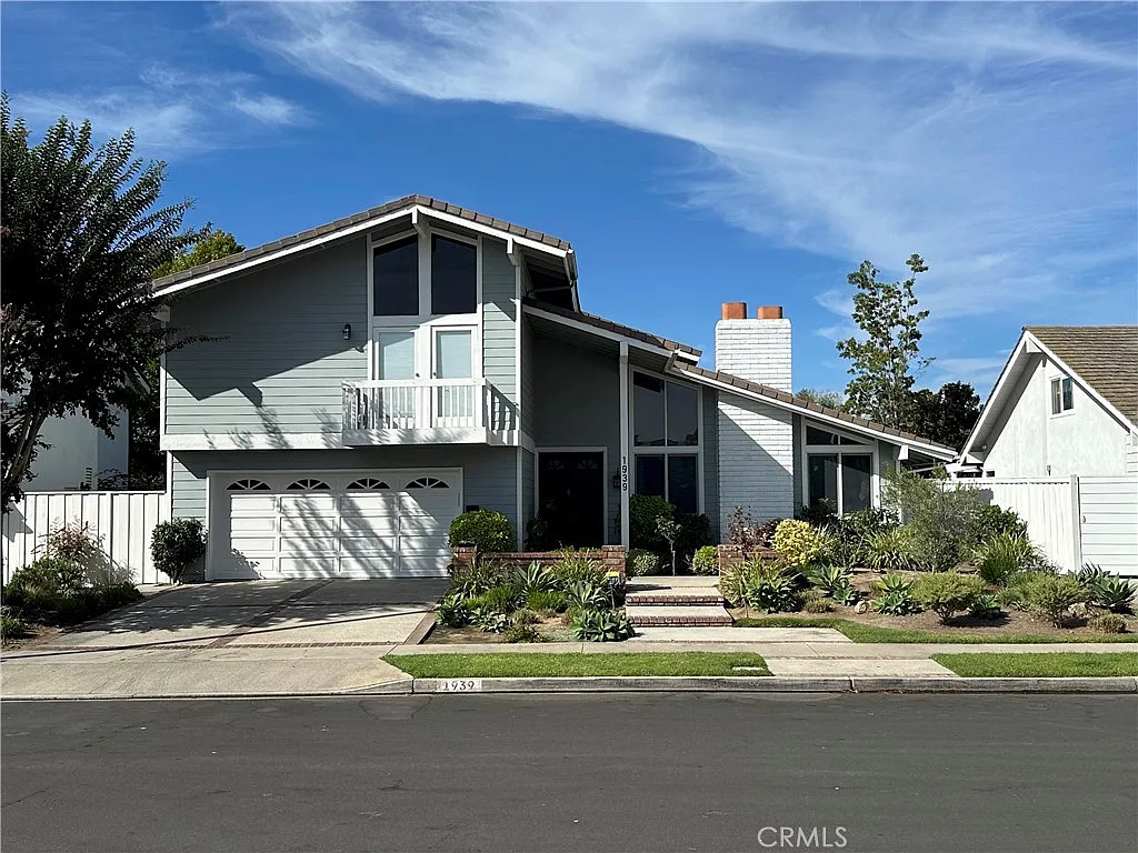 4 bed, 2.5 bath, 2492 sqft, $15,000 — Photo 1
