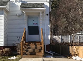 575 White Mountain Hwy APT B, Milton, NH 03851