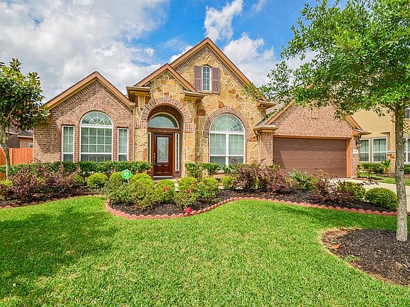 2nd image of 17002 Huttons Court Ln