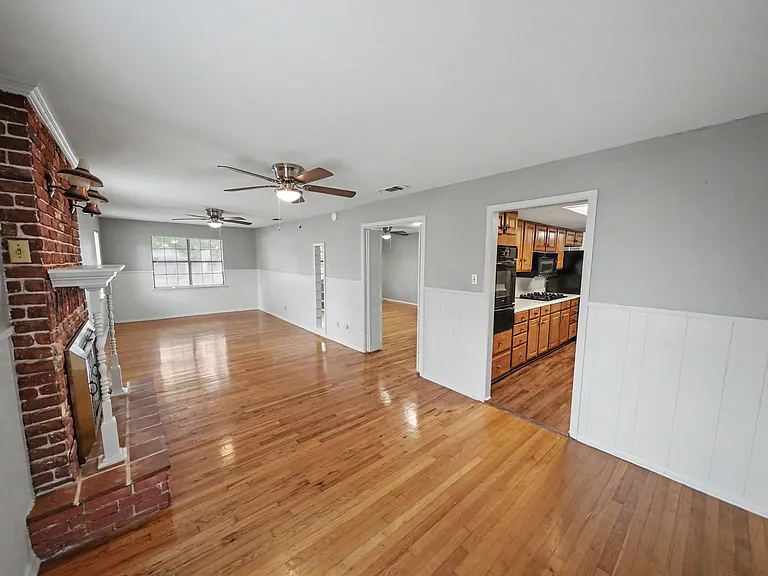 12715 Middle Ln — Photo 19