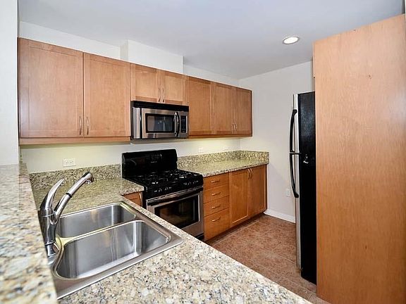 4th image of 530 K St Unit 412