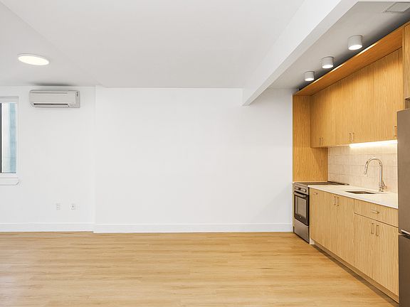 5th image of 649 Hart St #2I