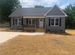 102 Stone St, Thomasville, NC 27360