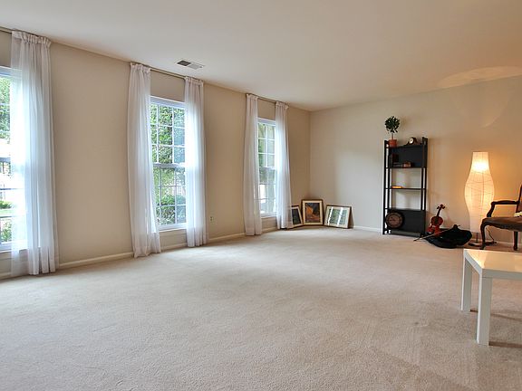 5th image of 11818 Parliament Dr