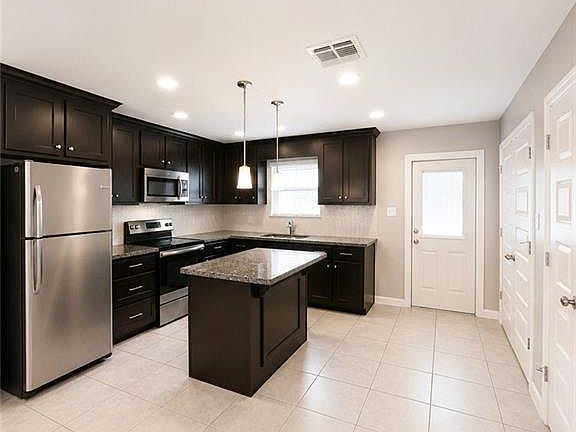 3rd image of 205 Teak Dr APT 3