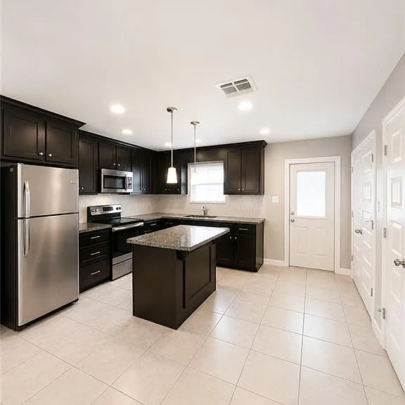 205 Teak Dr #3 — Photo 3