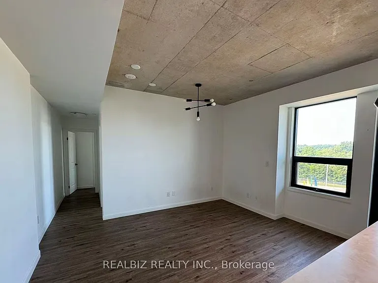 7 Erie Ave W #512 — Photo 2
