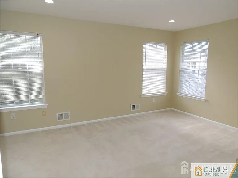 107 Amy Dr — Photo 9
