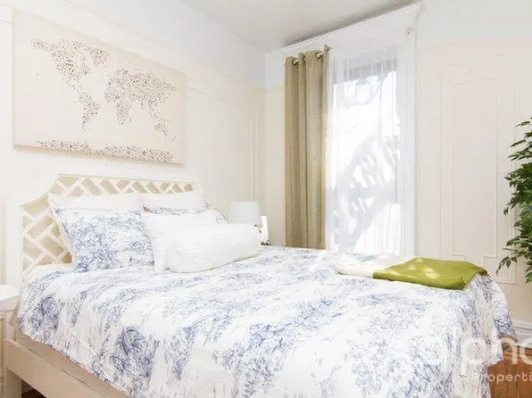 211 East 14th Street image 2 of 11