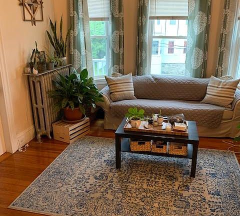 2nd image of 14 Elgin St #2