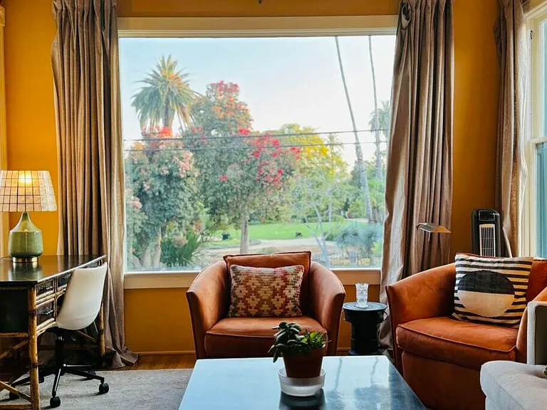 Living Room with expansive Alice Keck Park Views