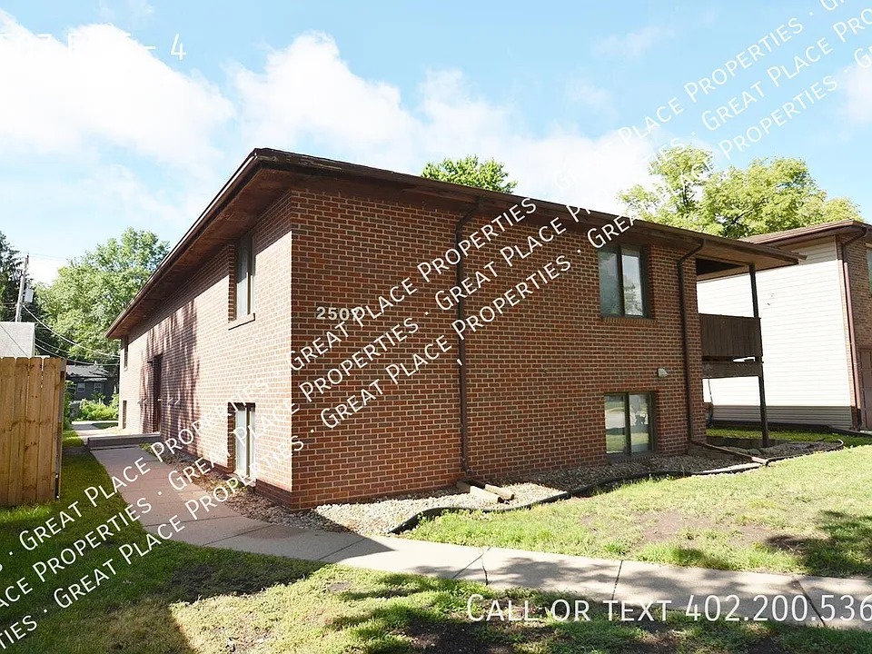 2507 E St #4