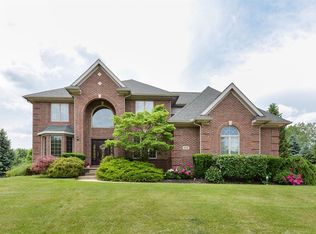 5058 Abingdon Cir, Ann Arbor, MI 48108