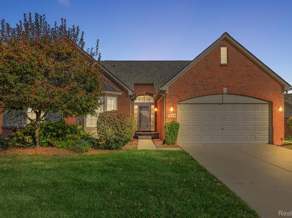 3554 Lexington Dr, Auburn Hills, MI 48326
