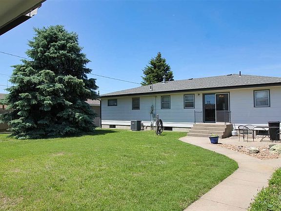 2nd image of 1720 Felten Dr