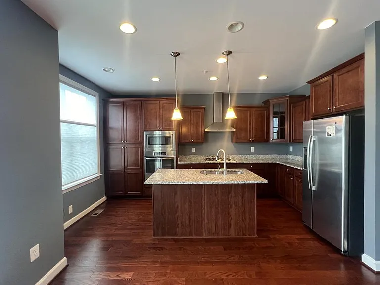 2101 Saint Josephs Dr — Photo 15