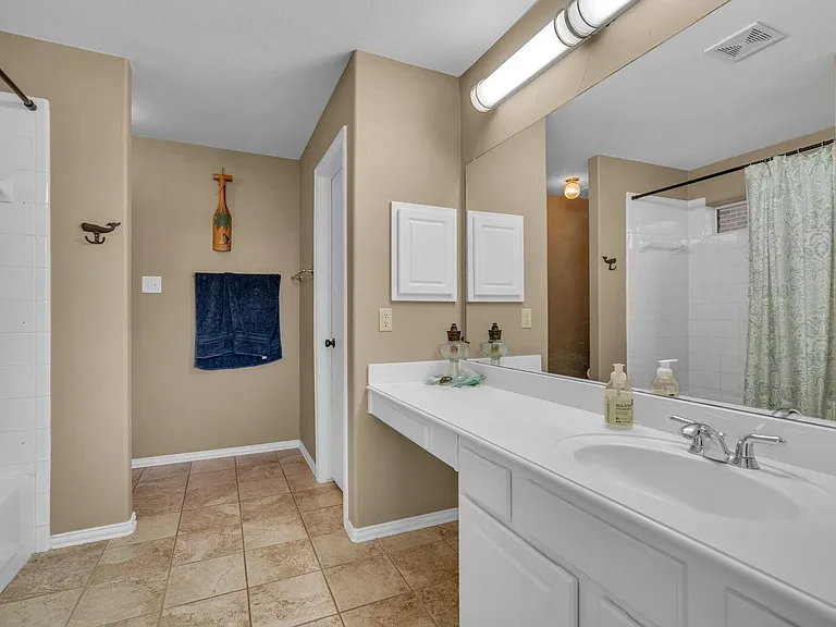 3917 Miramar Dr — Photo 19