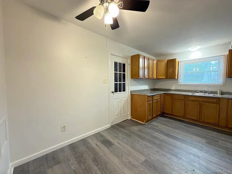 18 Bedford Ave #HOUSE — Photo 6