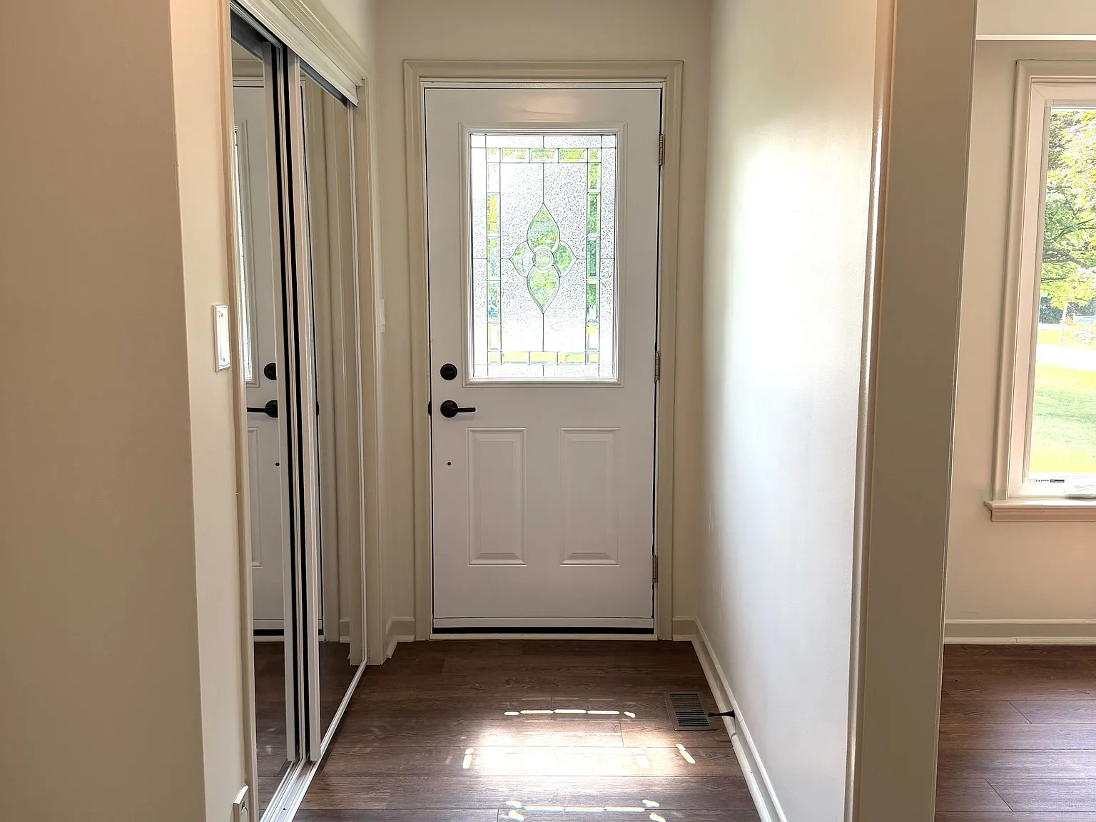 3 bed, $3,200 — Photo 4
