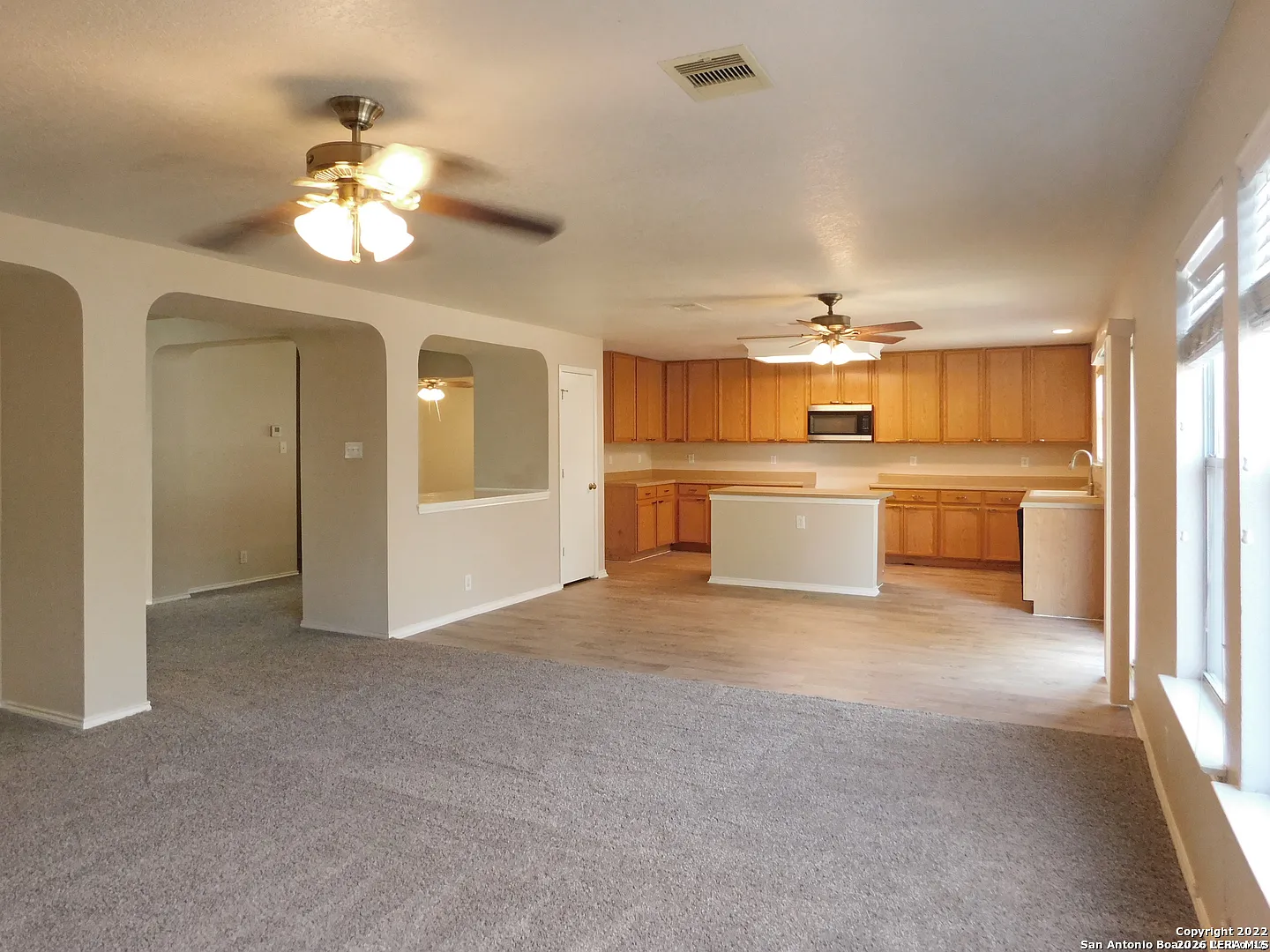 4 bed, 2.5 bath, 3318 sqft, $2,195 — Photo 4