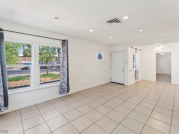 4th image of 203 Earl St