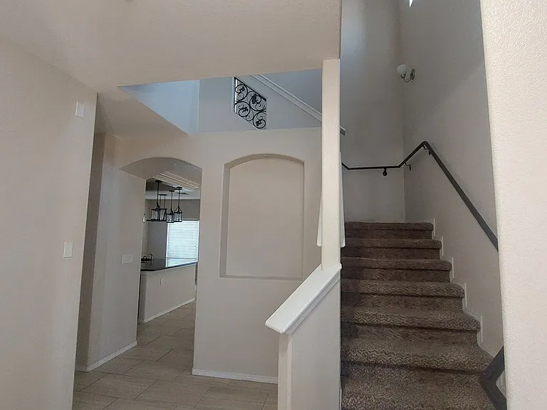 800 Caterick St — Photo 74